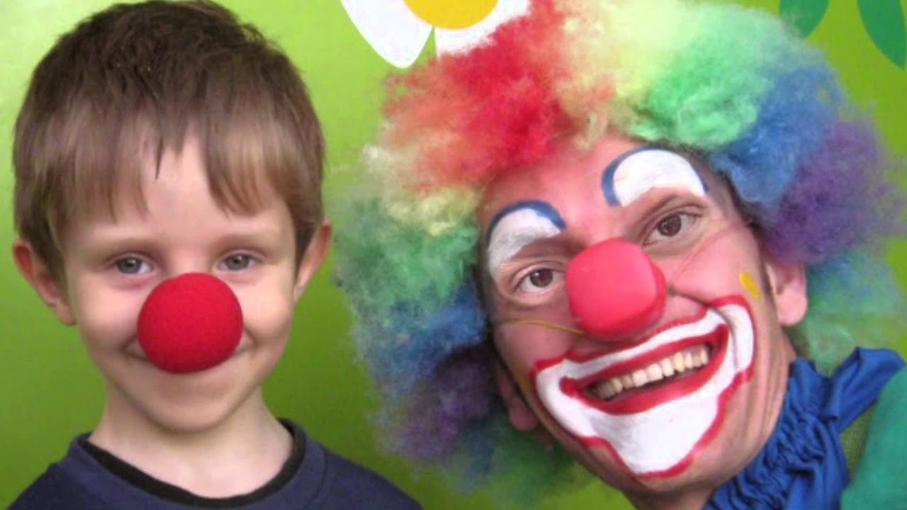 Школа клоунов. Школьный клоун. Учитель клоун. Клоун в больнице. Ищет клоуна