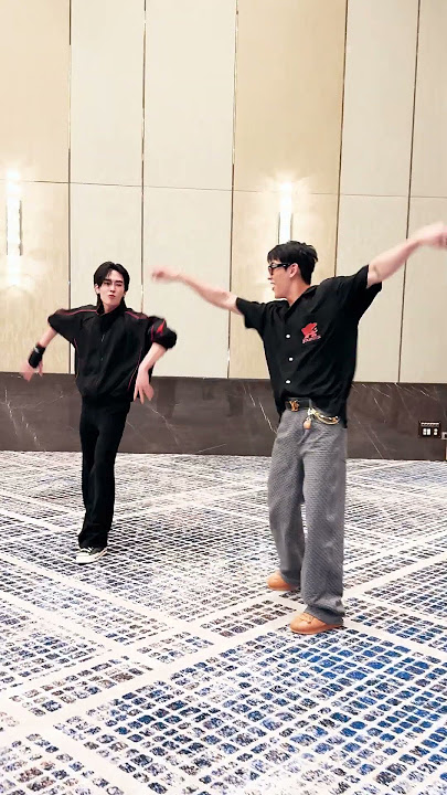 𝙒𝙊𝙉𝘿𝙀𝙍𝙄𝙉𝙂 with #Santapp 🍀