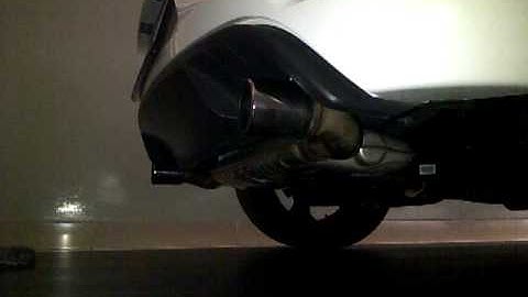 Volkswagen Golf GTI MK6 - Cold Start (resonator delete)