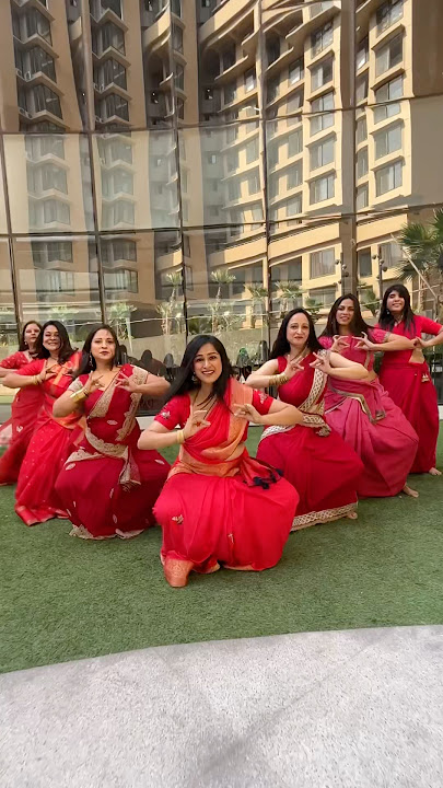 Chammak Challo | Ladies Simple Bollywood Steps | Choreography Anita Karve | BoomBoxAcademy #dance