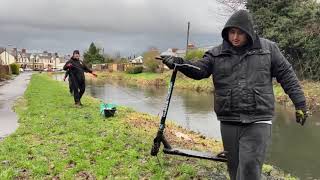 Magnet Fishing Again with some Amazing finds by David Morgan 20 views 3 years ago 6 minutes, 41 seconds