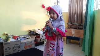 Tiara Menyanyi Lagu 