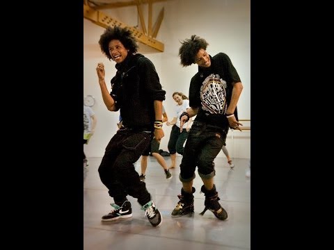 les twins hook up jessica simpson sexy naked pics
