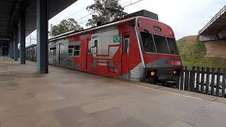 Trensurb - Série 100 TUE 101/104 em Luiz Pasteur (Sentido Novo Hamburgo).