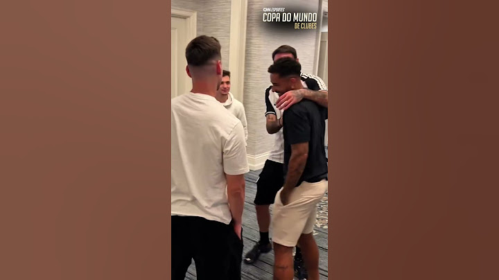 Danilo e Alex Sandro visitam ex-companheiros da Juventus | CNN ESPORTES