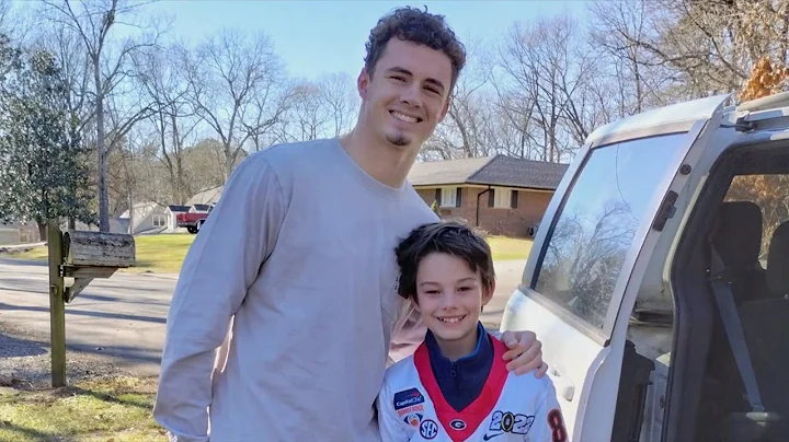 Local UGA football player surprises Dalton kid on ...