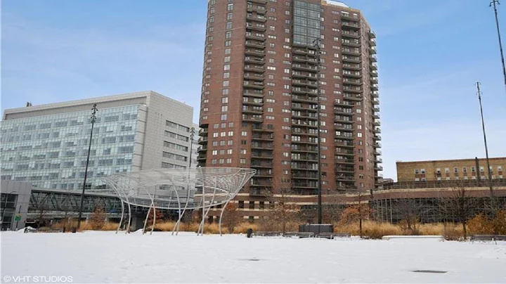 300 Walnut Street, Des Moines, IA Presented by Joy Briggs.