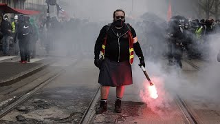 Франция: профсоюзы назначили новую дату общенациональных протестов против пенсионной реформы