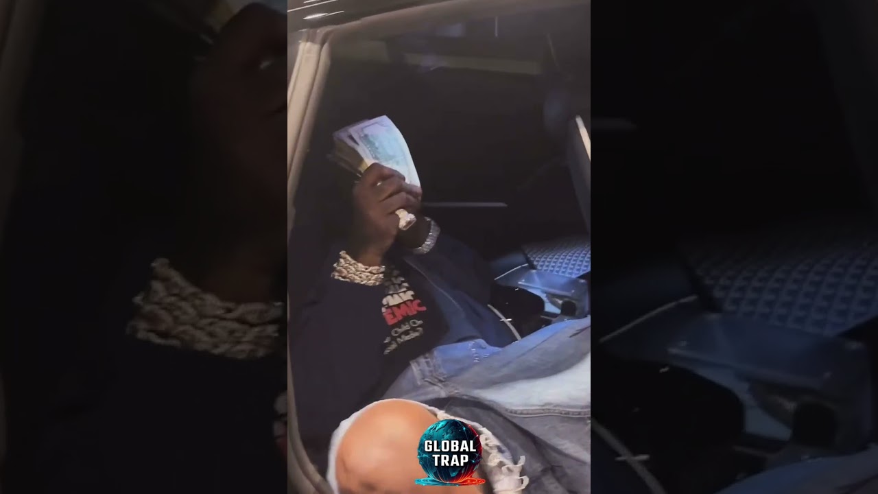 CHIEF KEEF IN HIS CAR COUNTING MONEY