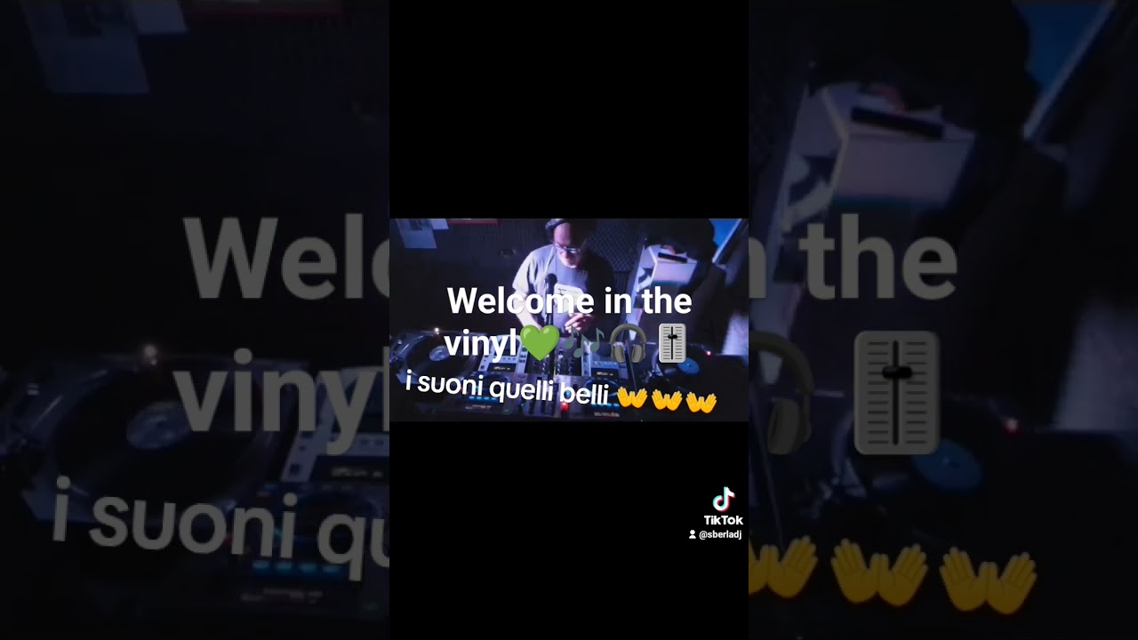 welcome in the vinyl 90 style💚🎶🎧🎤