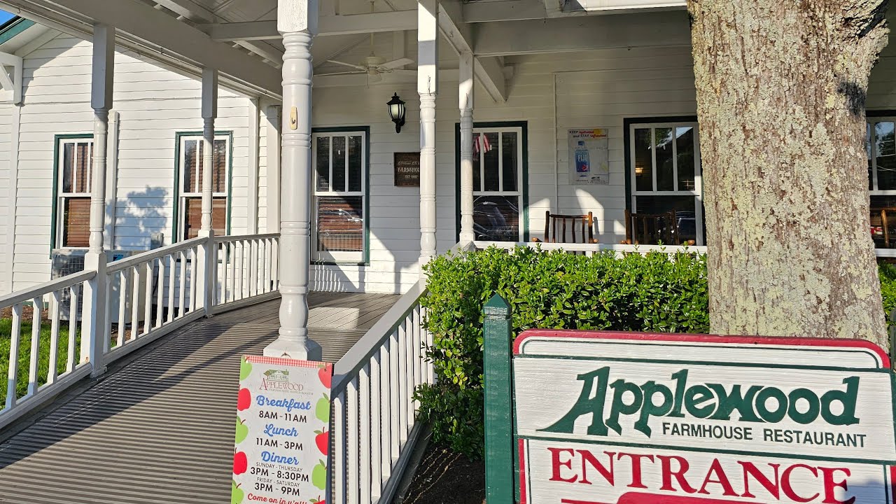 LIVE 🌄 Applewood Restaurant Smoky Mountains Tennessee YouTube