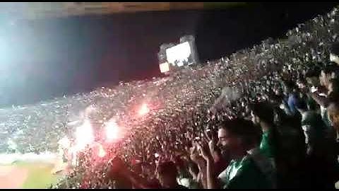 ابداع جماهير الرجاء ضد هلال القدس الفلسطيني باغنية رجاوي فلسيطيني وسط دهشة من الجماهير الفلسطينية
