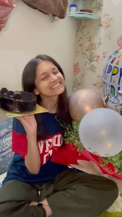 My `BIRTHDAY' mini vlog💕I know I'm late🫶🏻#youtubeshorts #minivlog #vlog #dailyvlog #birthday
