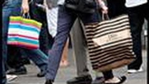 Retail Sales in U.S. Fall as Consumers Boost Savings: Video