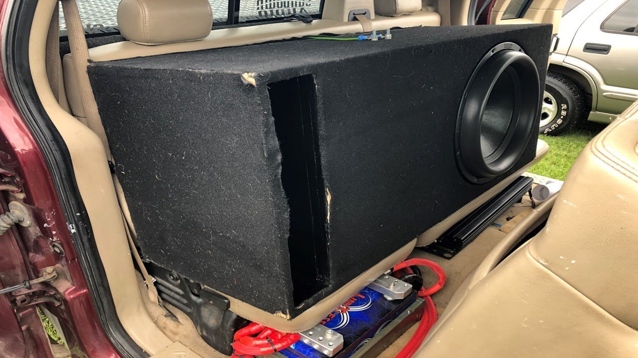 18 Subwoofer In A Prefab Box From The Back Seat Flex Youtube