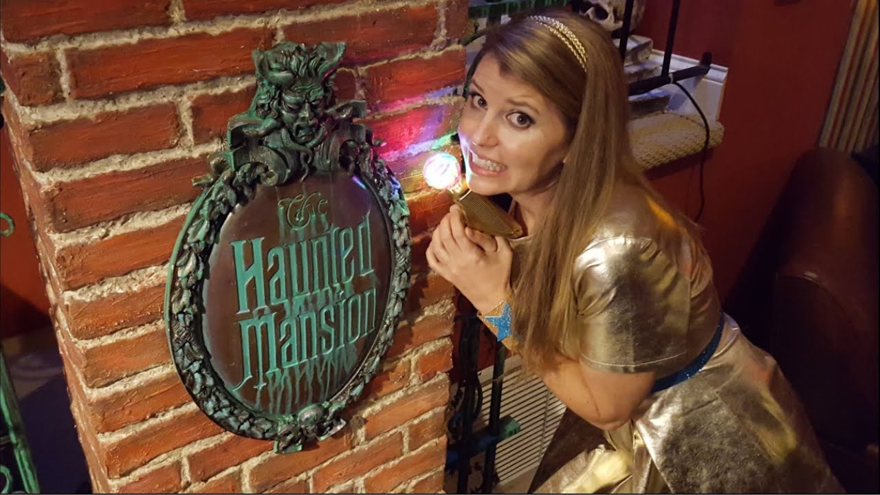 Halloween Decoration Ideas - Disneyland Haunted Mansion Theme ...