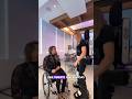 Foi revelado um exoesqueleto que permite pessoas com deficiência andar, subir escadas e agachar