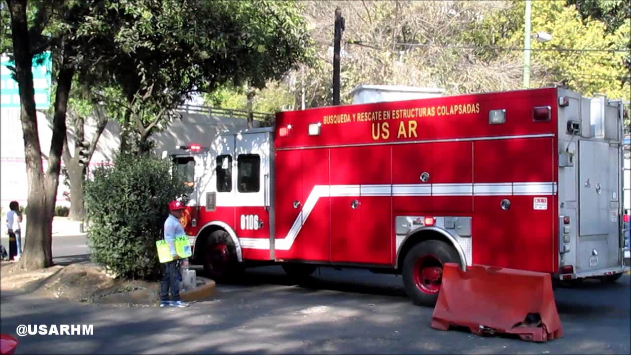 Bomberos CDMX Rescate 0106 respondiendo / Mexico City Fire Dept Rescue