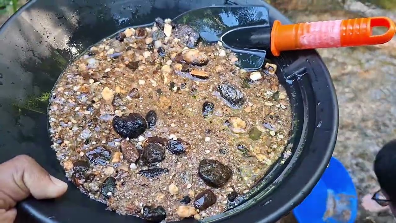 Caçada de ouro em cachoeira em Teófilo Otoni MG Capital das pedras preciosas. Ep01 