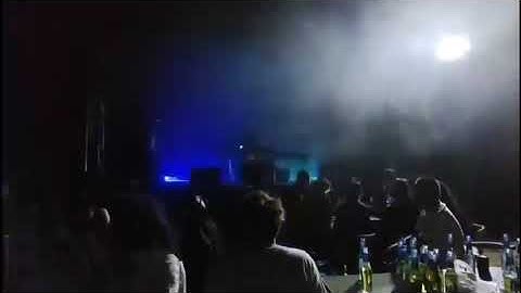 Model LA210 Dual 10 inch line array sound system for outdoor performance