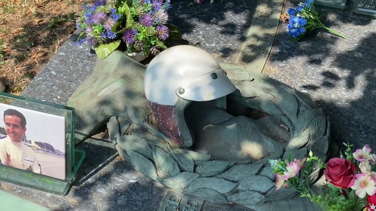 Tomba Lorenzo Bandini (1935-1967).Pilota Formula Uno. Scuderia Ferrari. Morto al GP di Montecarlo.