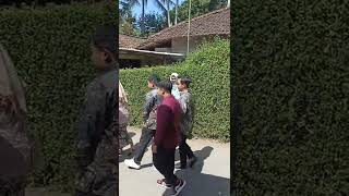 Download Lagu vokalis dan bassist guyon waton mengiringi gitarisnya melepas masa lajang #guyonwaton #shorts MP3