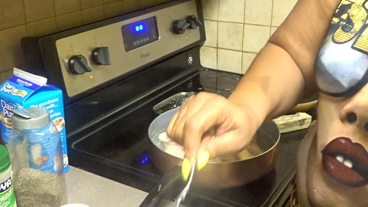 Feelin Sunny side Up Eggs & Creamy Grits With Rib Bacon - YouTube