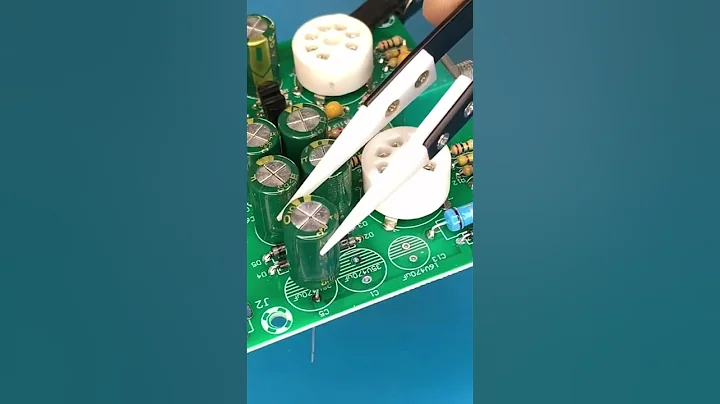 Installing capacitors on a PCB - DayDayNews