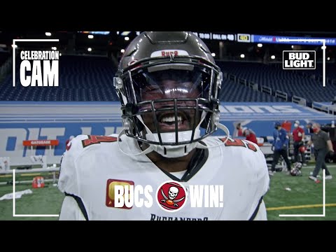 Lavonte David Celebrates Bucs Playoff Berth!