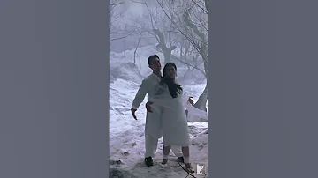 The whole song is a 10/10 but this part 🤌 #merehaathmein #fanaa #aamirkhan #kajol #song #yrfshorts