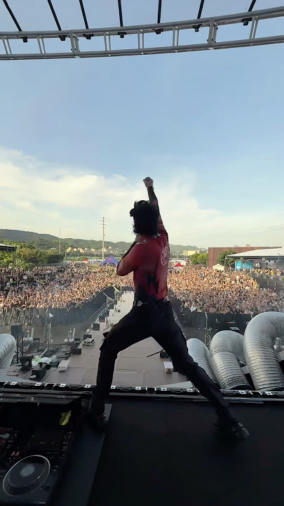 I’m wet & I’m horny 💦 #djwukong #edm @S2OFestivalTUBE