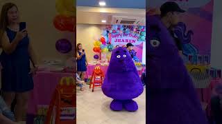 Grimace dancing gimme gimme At Mcdonalds ♥️ #trendingshorts #grimaceshake #mcdonalds