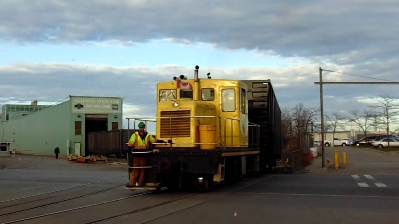 [HD] GE 45 Tonner Switching At National Steel Car, Hamilton, Ontario
