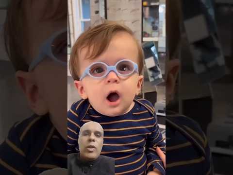 الطفل الصغير ده أول مرة يلبس نظارة النظر فرح لأول مرة يشوف الدنيا بشكل كويس وشاف مامته وشاف الناس