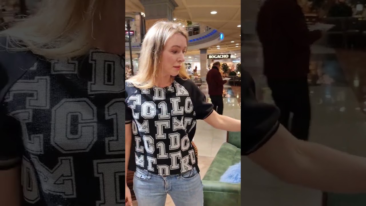 Торшеры похожи, но разный дизайн