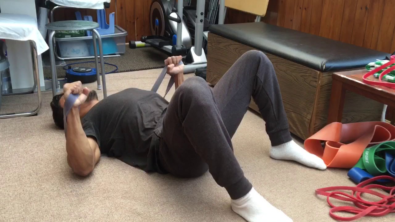 Chest workout resistance band - YouTube