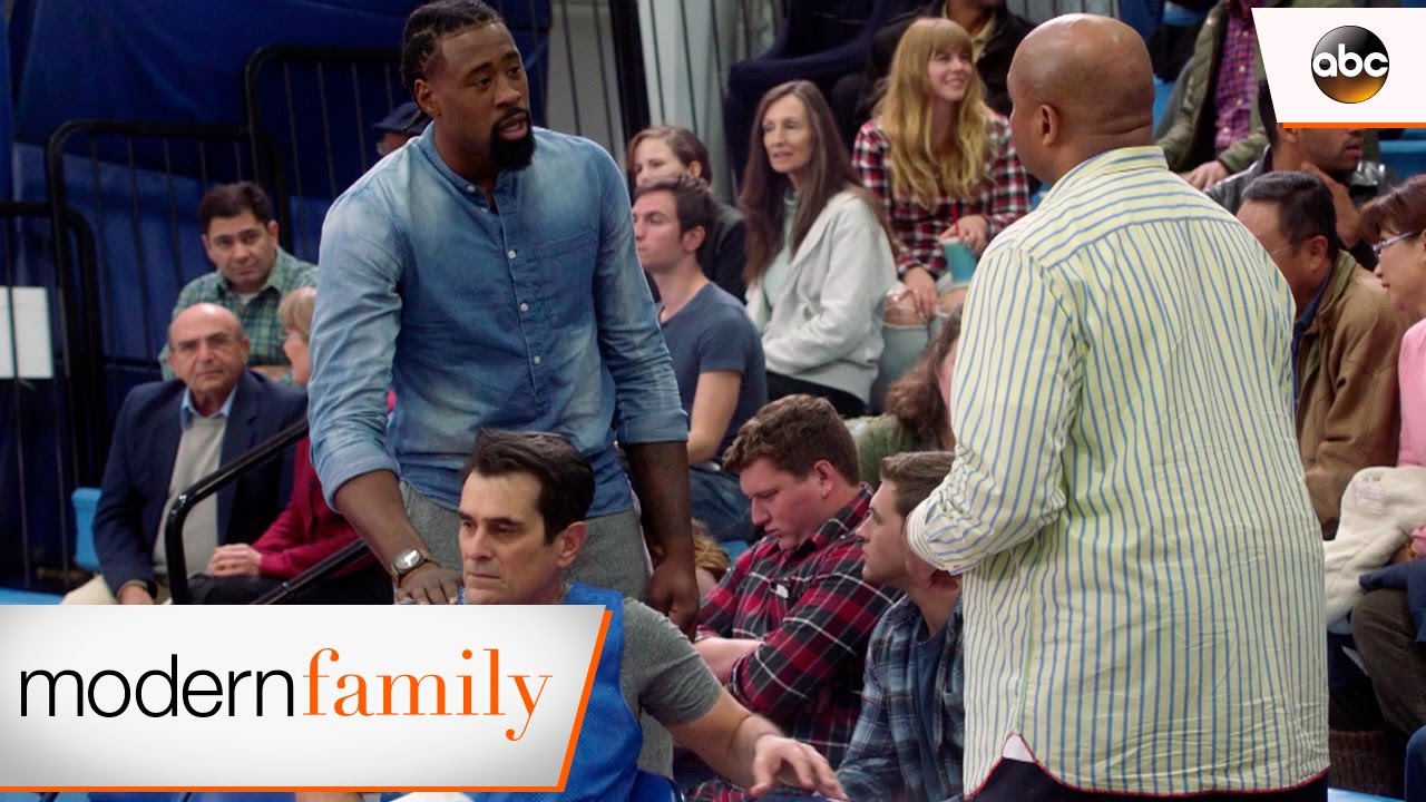 Nba Stars Charles Barkley And Deandre Jordan Make A Bet Modern Family 8x16 Nba Stars Charles Barkley And Deandre Jordan Make A Bet Modern Family 8x16