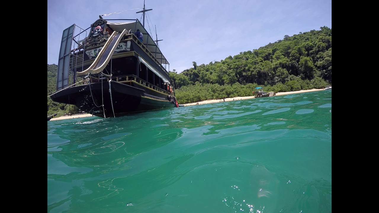 Passeio no Barco Pirata Cavendish - Escorregador 2