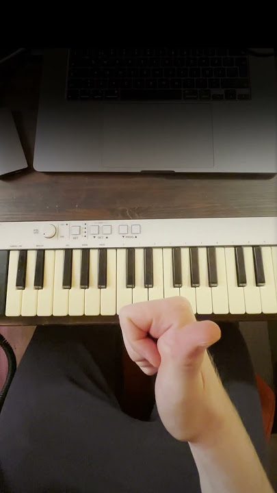 Piano VS Guitar - Guitarists Know The Struggle 🎸