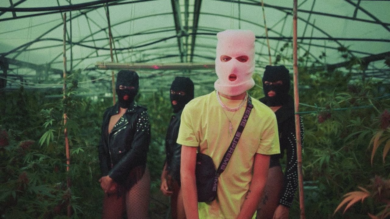 在 YouTube 上观看 Skinny - Giaguaro (Official Video) 在 YouTube 上观看 Skinny - Giaguaro (Official Video)