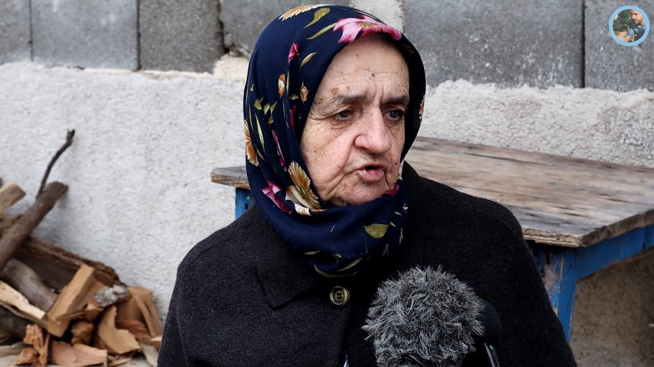 „U istoj sobi njoj zapali svijeću da se moli a mi klanjamo“