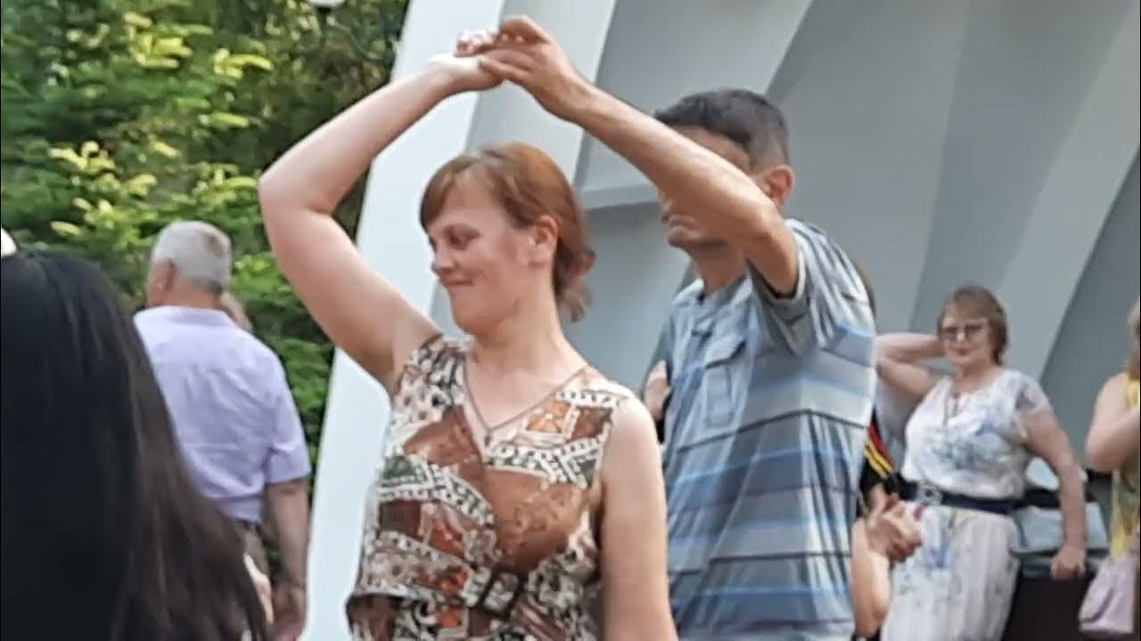 Харьков танцы в парке горького 2024 год. Танцы в парке горького в харькове новое. Харьков танцы в парке горького 2024 год. Танцы в парке харькова. Танцы в харькове парке горького новое 2024.