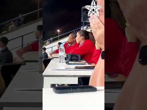رغم غيابها عن الميدان فاطمة تگناوت تساند زميلاتها من المدرجات