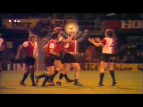 1974 | (21/29-05-74) Feyenoord - Tottenham Hotspur 2-2/2-0 (Winnaar UEFA Cup)