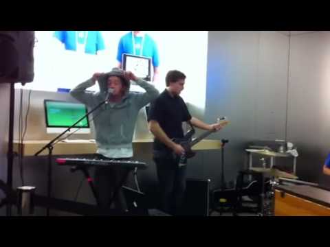 Twenty One Pilots - Downstairs (Live at The Bellwether)