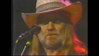 Willie Nelson live at Budokan 1984 - Angel flying too close to the ground chords