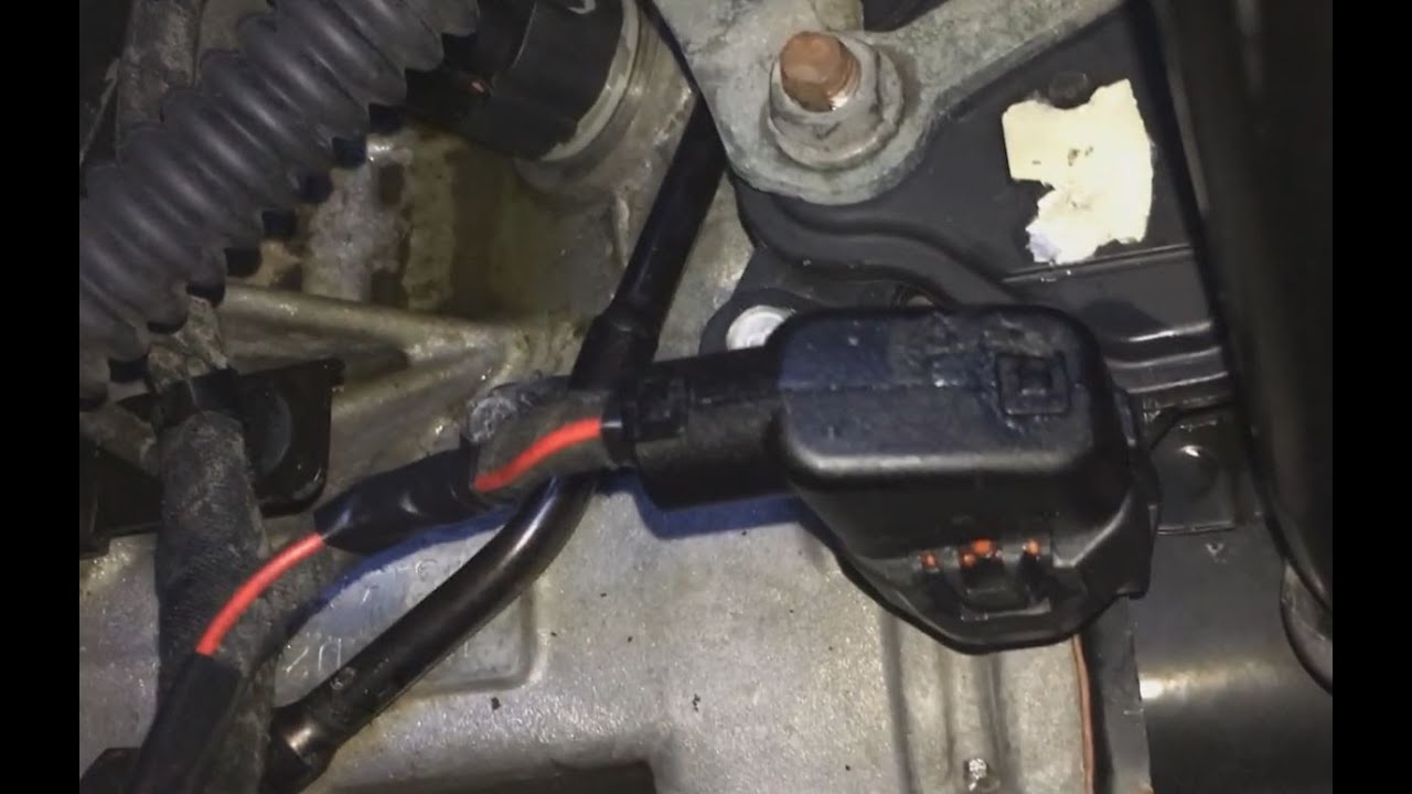 locate and wire your reverse lights to your Head-Unit Car Stereo 2007