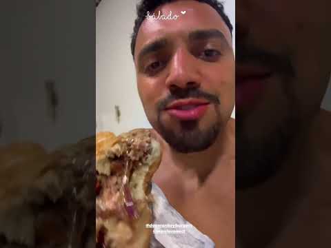 Hambúrguer e macaxeira