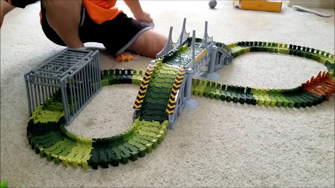 Dinosaur Toys Race Car, 168 Pcs Flexible Tracks Playset, Create A Dinosaur World Road (Best Gift)