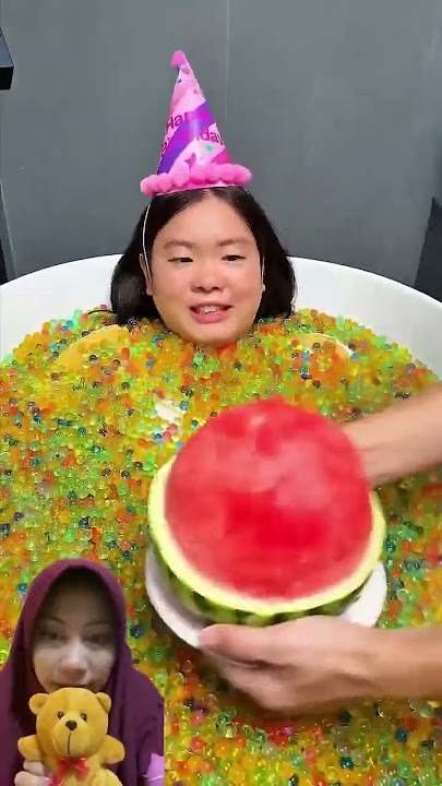 I want the watermelon to be peeled #shorts #dubbinglucu #kolamcinema #viral #fyp